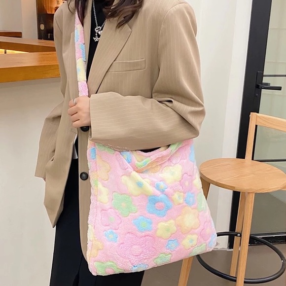 Tote crossbody bag flower plush soft womens pink - Picture 4 of 4